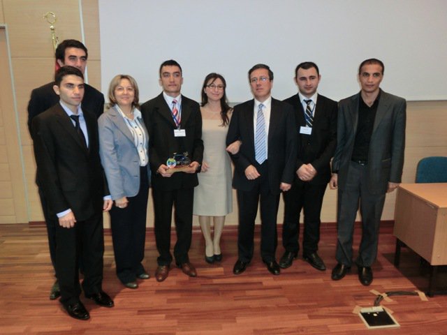 İşiten Yürekler Paneli toplu hatıra fotoğrafı
